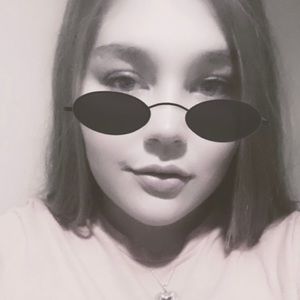 Meet your Posher, Rhiana